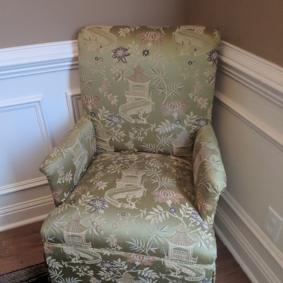 Clothes - Picture 6 of 8